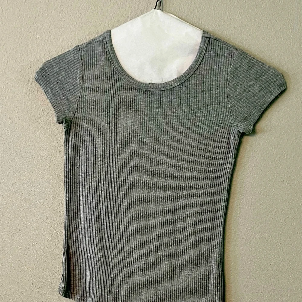 Gray tee - Picture 1 of 1